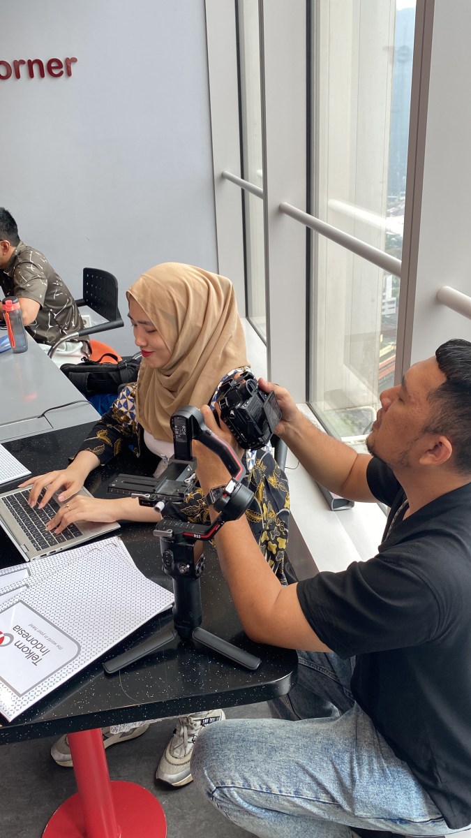 sewa jasa produksi video klip musik