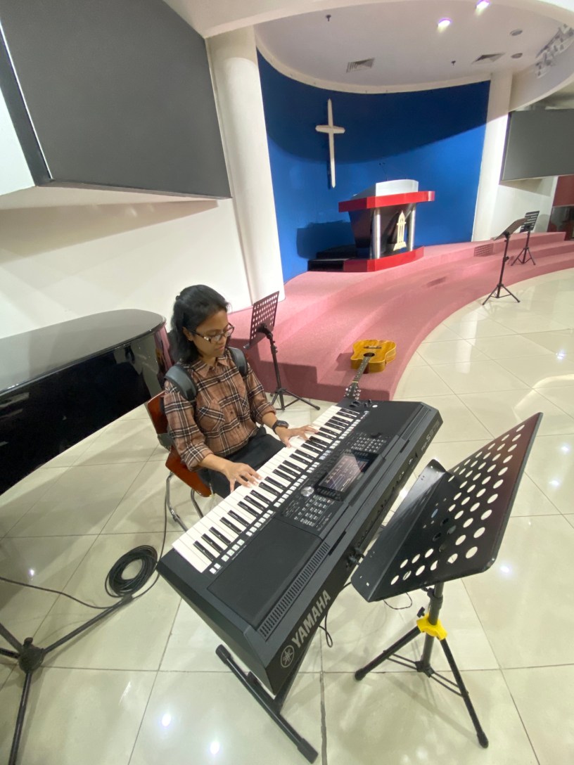 Sewa keyboard yamaha psr 975